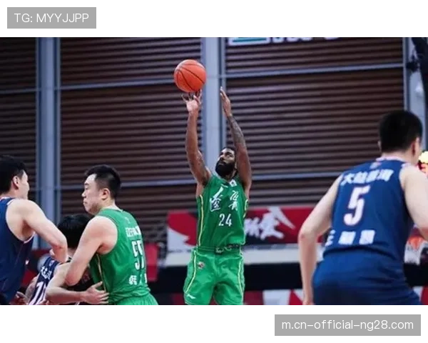 新疆五秒违例低級失误 格兰关键时刻细节把控不足